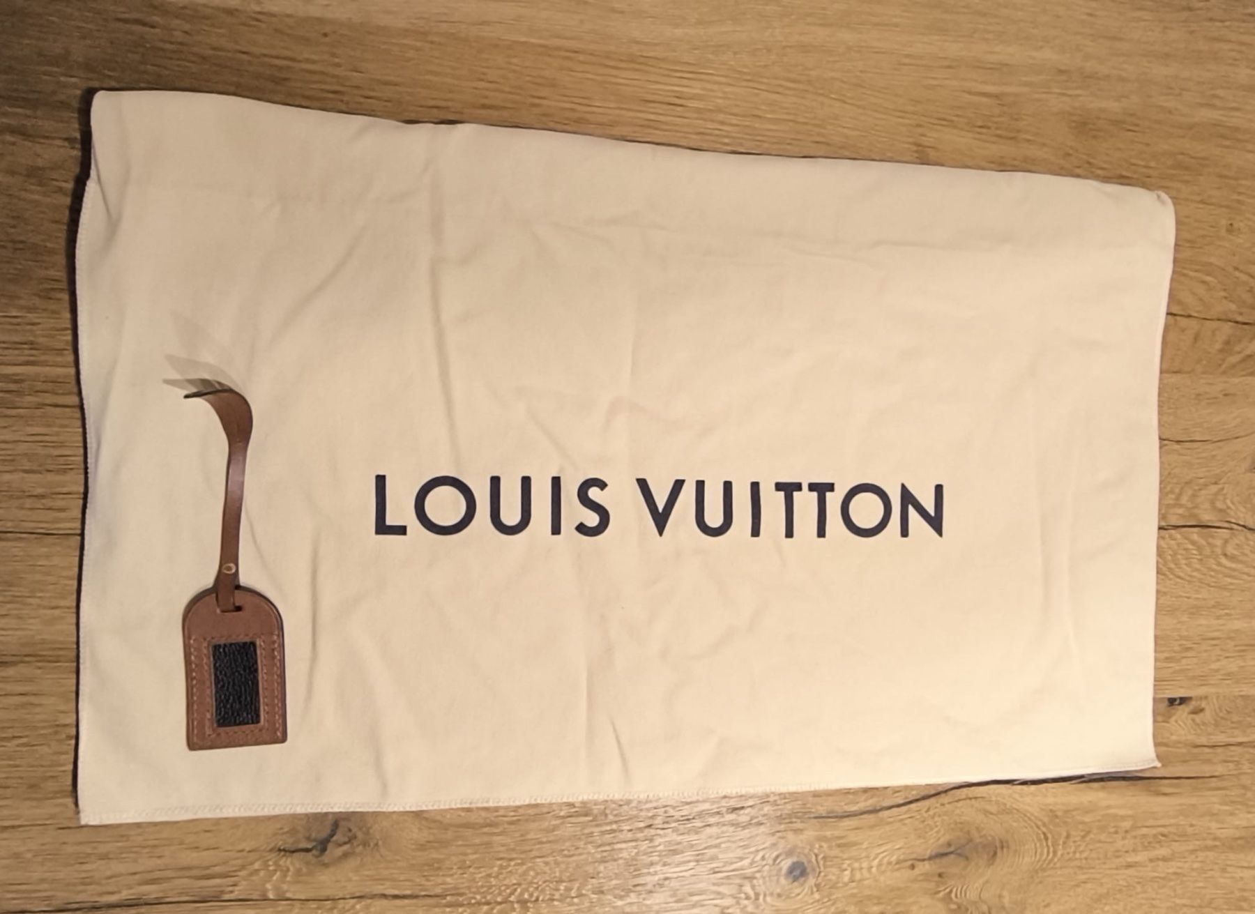 Louis Vuitton Borse da donna: Louis Vuitton V Tote MM Cara Noir – Nuovo (secondo la descrizione) da Reinach BL venduto da Biggi71 3