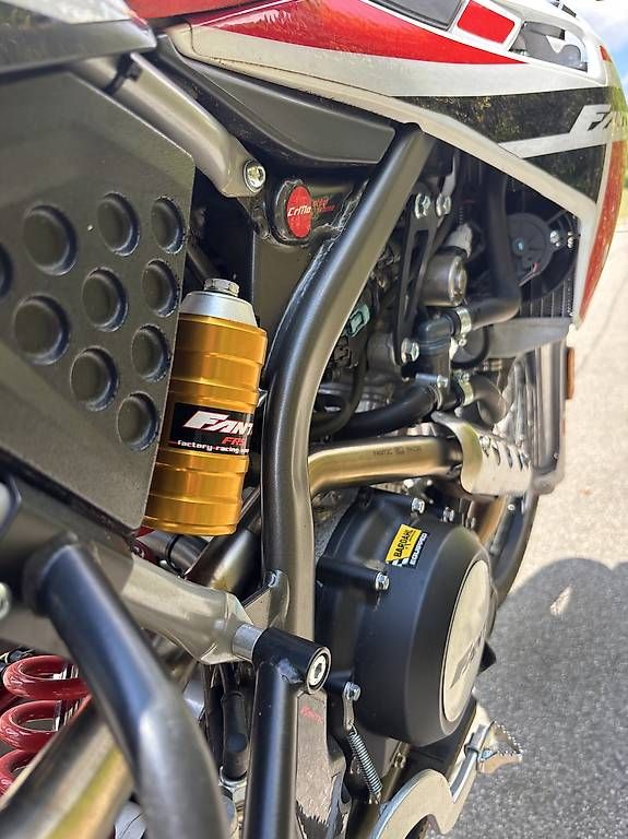 Strada: Fantic Supermoto Competition 125 4T – Usato da Riedholz venduto da Jamie.02 3