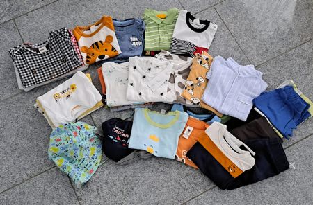 Kinderkleider 74-86, sehr gepflegt!