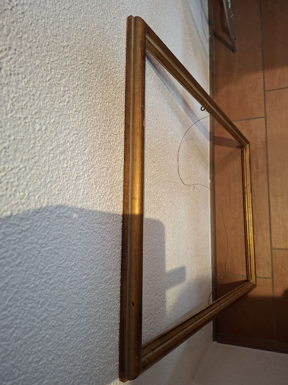 Cornici: Alter Bilderrahmen Holz bronzefarben mit Patina 55x75 – Usato da Klingnau venduto da vollmond36 5