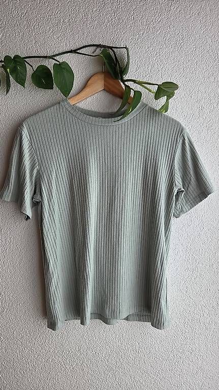 T-shirt: T-shirt gr. S – Usato da Eglisau venduto da marasofia
