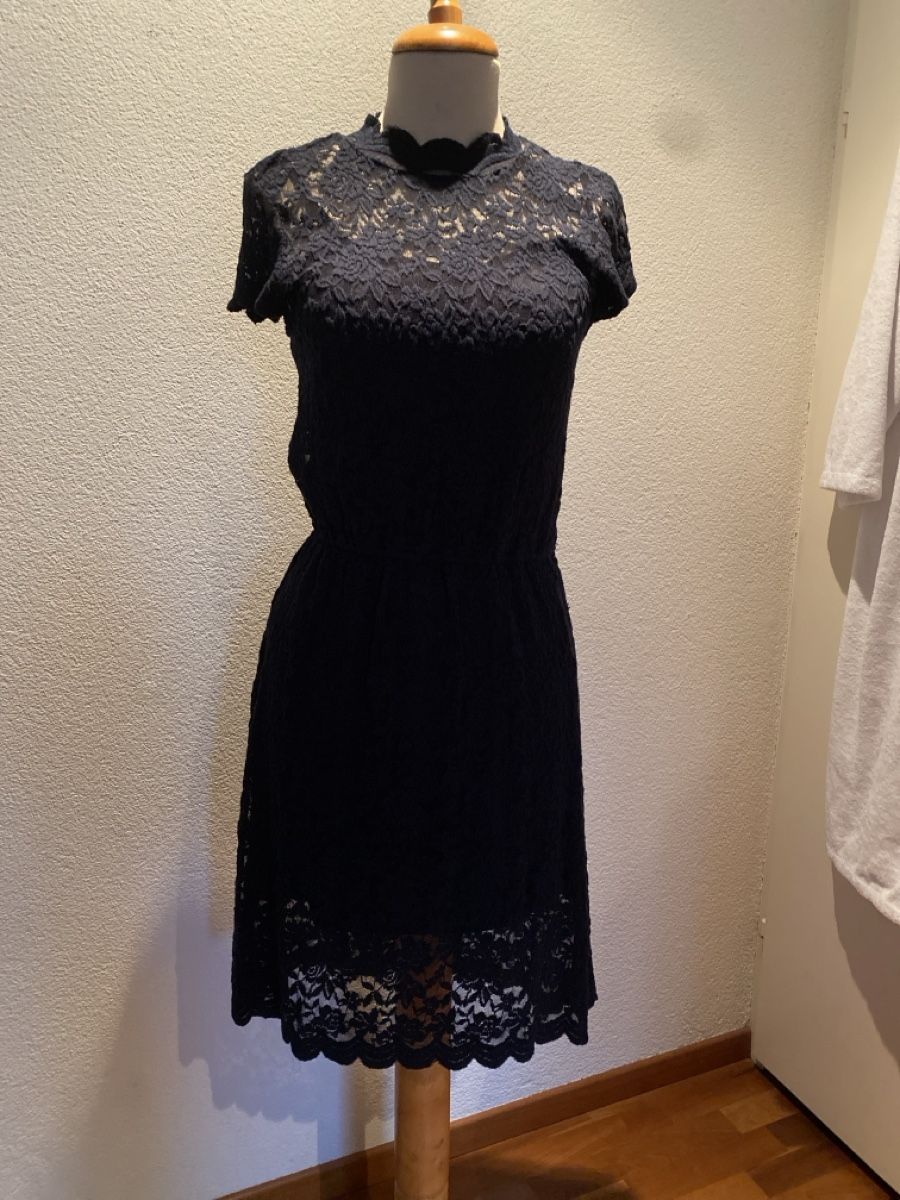 Vestiti: Schickes Spitzenkleid, marineblau, Grösse 34 – Usato da Birr venduto da savasdee