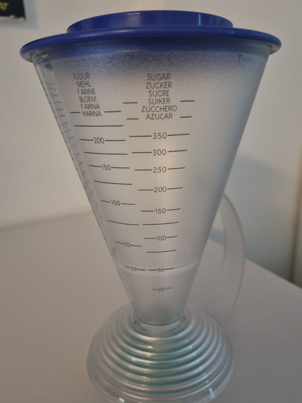 Tupperware Contenitori & Simili: Dosatore a imbuto Tupperware – Usato da Camorino venduto da yponzio