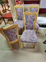 Chaises en chêne naturel avec assise rembourrées. Neuves