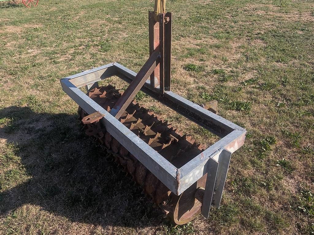 Tutte le macchine: tasse avant 500kg – Usato da Yvonand venduto da Li_poch 1