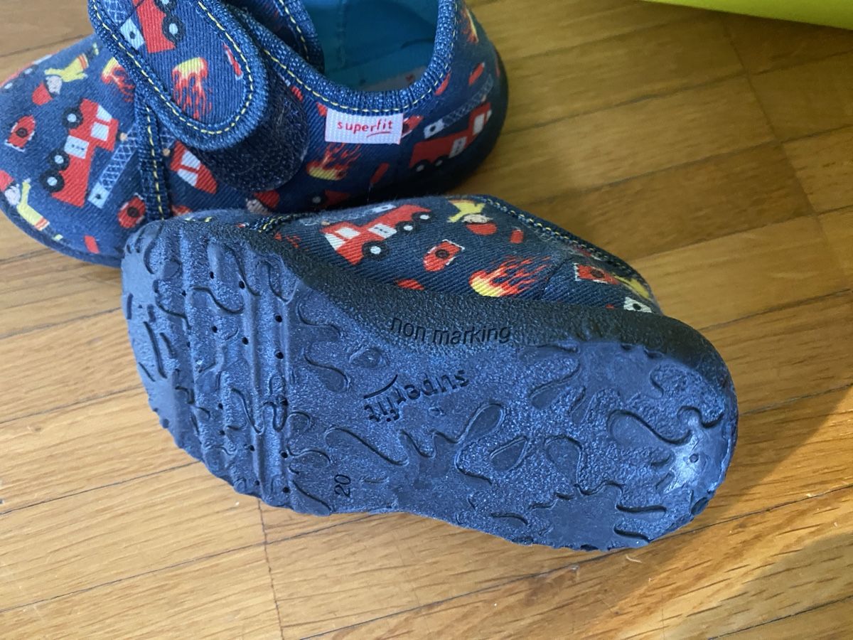 Superfit Scarpe per ragazzi: Hausschuhe Superfit Gr. 21 – Usato da Zürich venduto da sanklin83 1