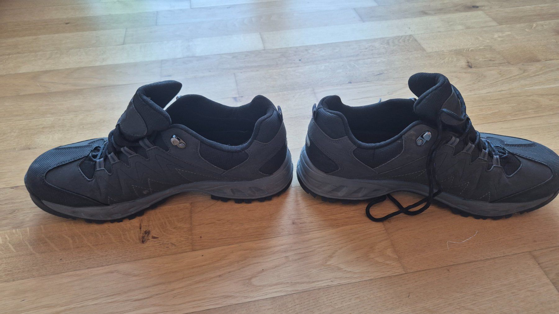 Scarpe da uomo: Trekking Schuhe Herren Grösse 45 – Usato da Bitsch venduto da cka_6hff 1