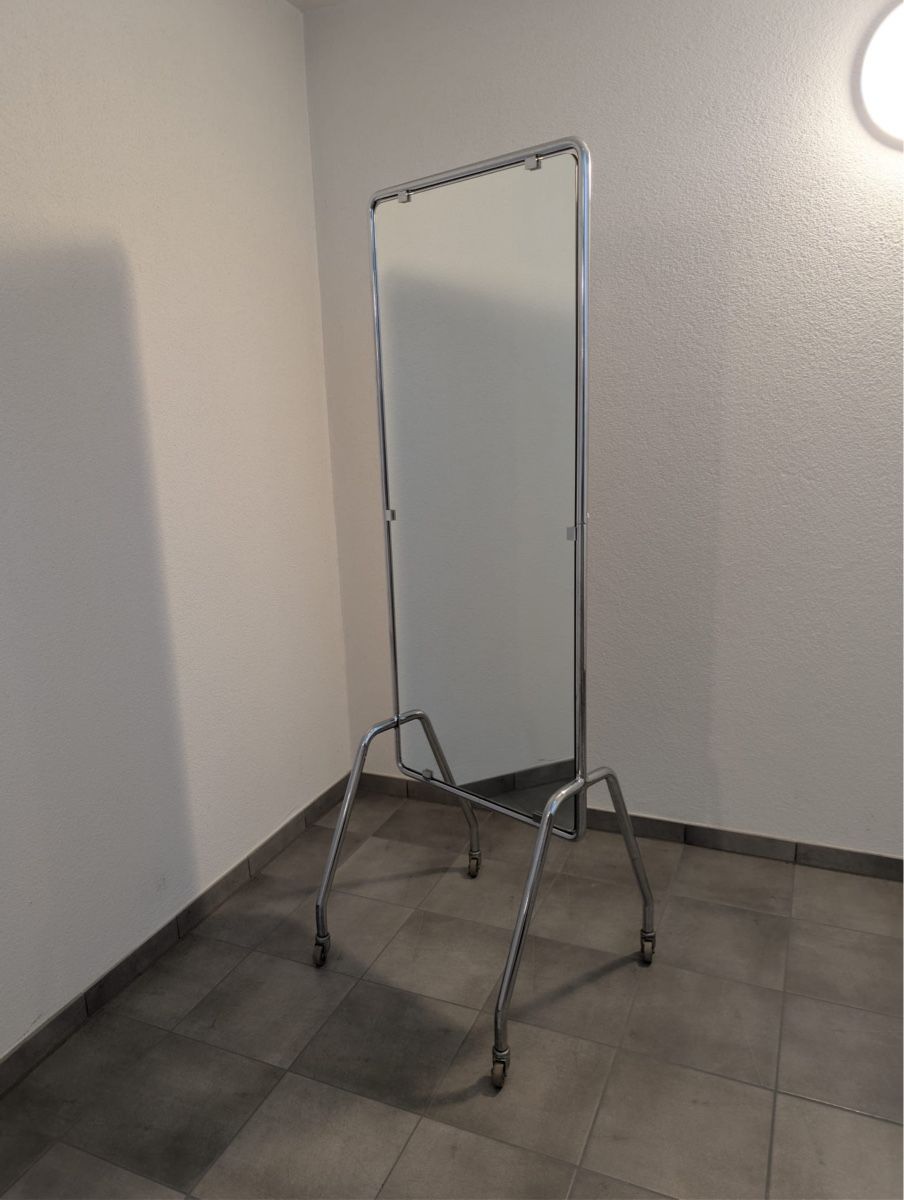 Miroirs: Standspiegel auf Rädern – D'occasion à Adlikon b.Regensdf par kat_7btp