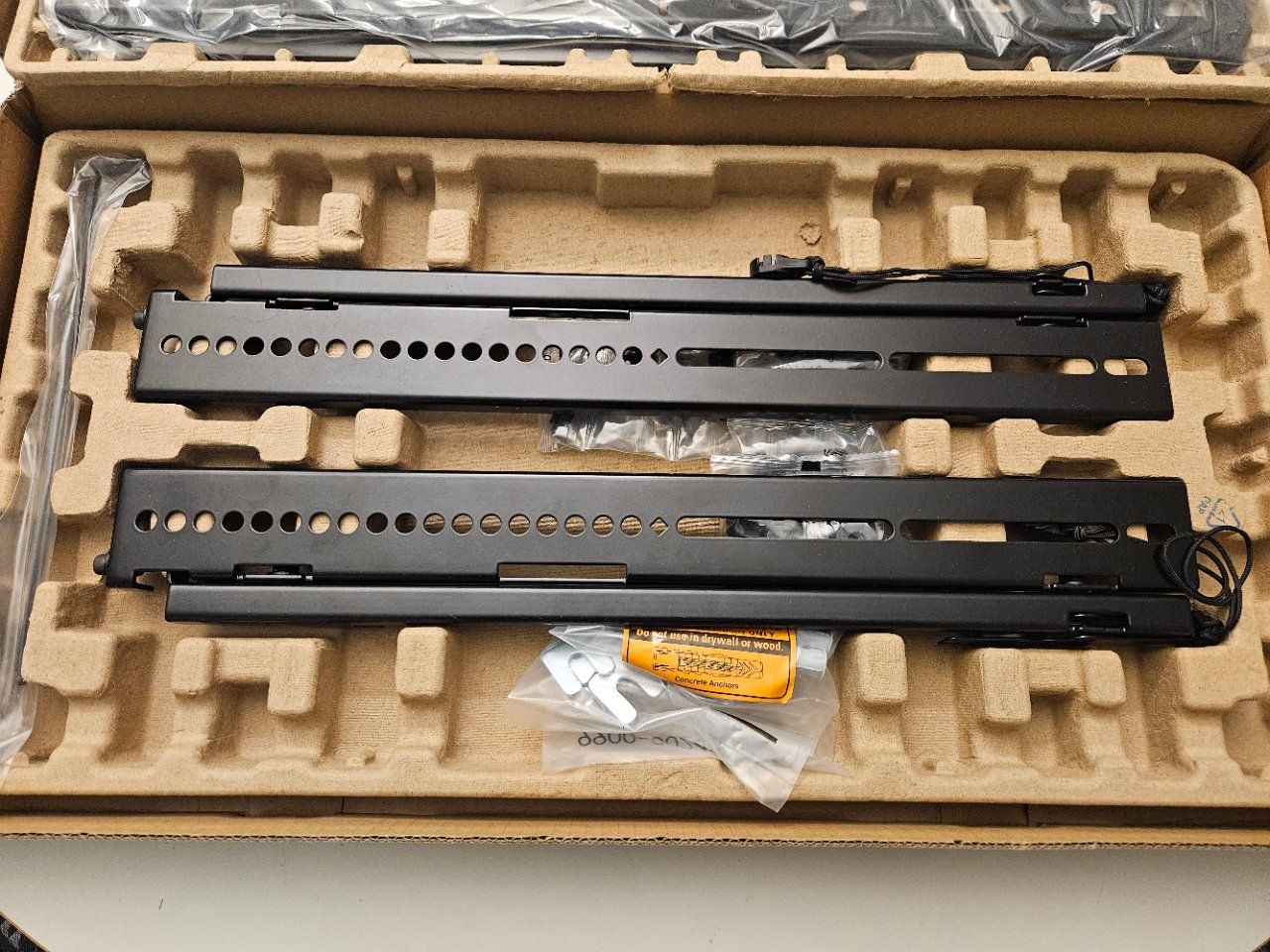 Supporti a parete: TV Wandhalterung / Chief RMF3 / NEU – Nuovo e nell'imballaggio originale da Ins venduto da oebb1044 2