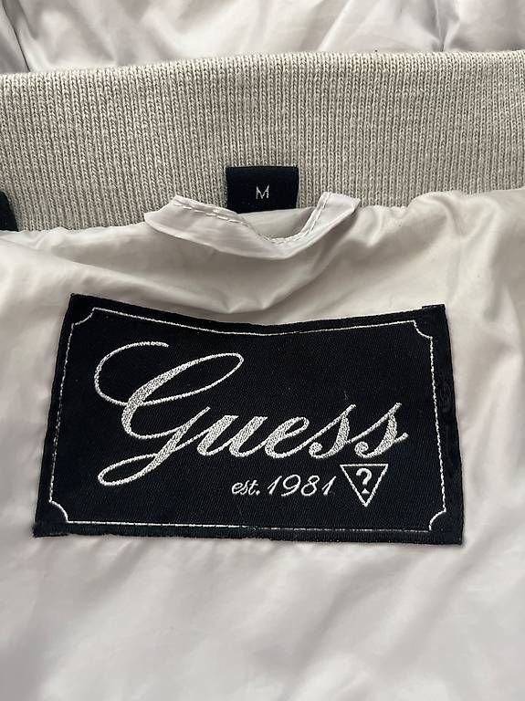 Mäntel: Manteau doudoune Guess – Gebraucht aus Genève von alv_gj95 1