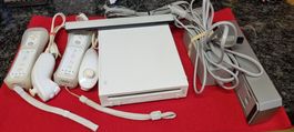 Nintendo Wii in good condition- comes with 2 Remotes