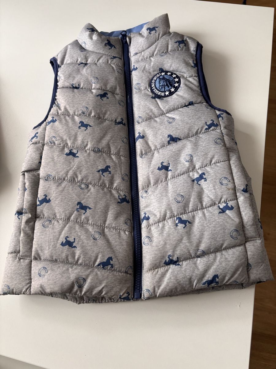 Altro abbigliamento per bambina: Beste 140 – Usato da Escholzmatt venduto da sukides55