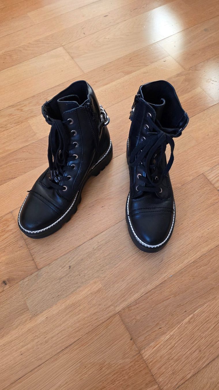 Guess Damenschuhe: stylische Boots von Guess – Gebraucht aus Dübendorf von Jolenia 1