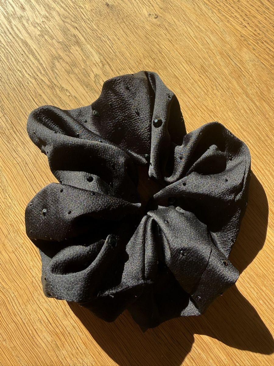 Accessoires pour cheveux: Schwarzer Glitzer Scrunchie von Sandro – D'occasion à Bottmingen par Itsclaire