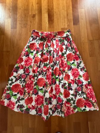 Romantischer Blumenrock von Hallhuber in 36