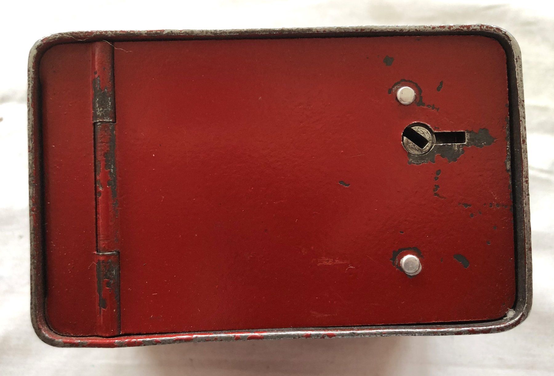 Spardosen: Altes Sparkässeli / Spardose - Rot – Gebraucht aus Schaffhausen von durruti 3