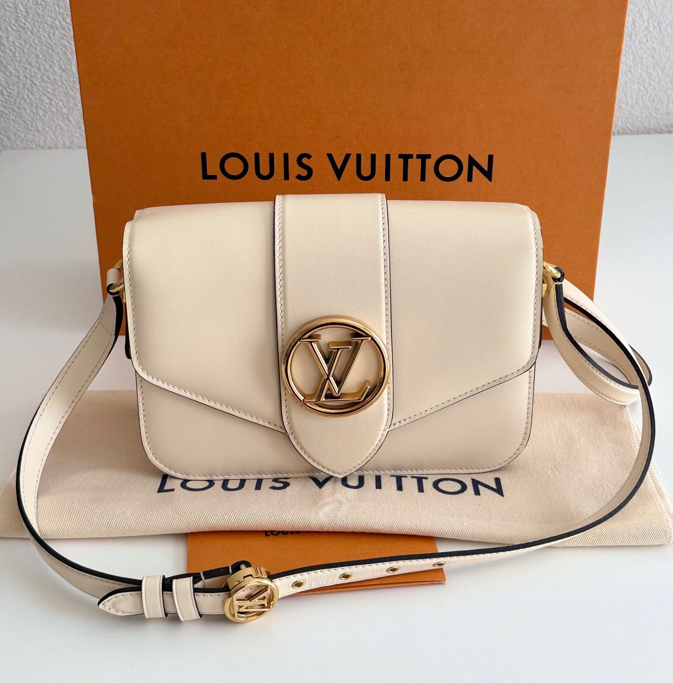Louis Vuitton Borse da donna: Louis Vuitton Pont 9 Cream – Usato da Reinach AG venduto da RobbisB