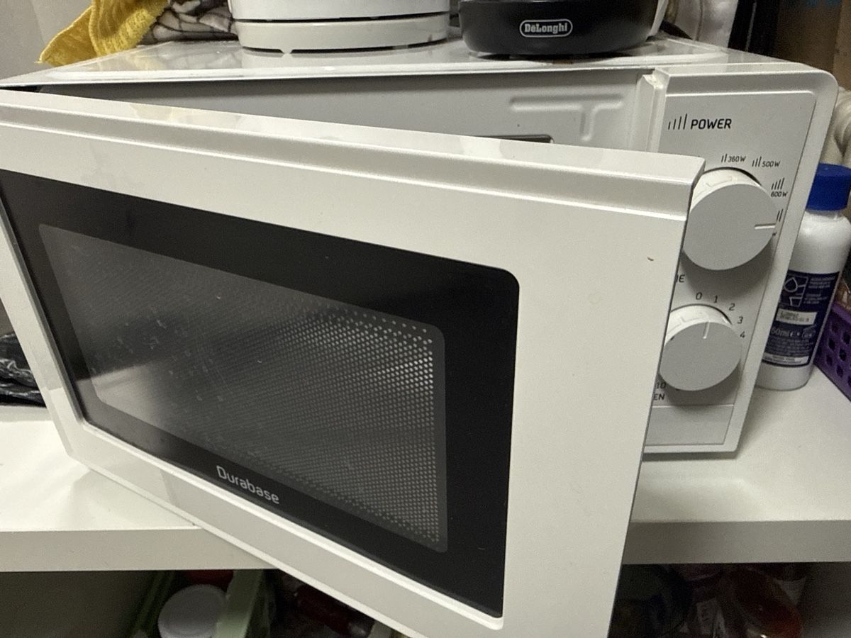 Backöfen: Micro-ondes Durabase blanc bon état 20L – Gebraucht aus St-Maurice von MmeKoro 2