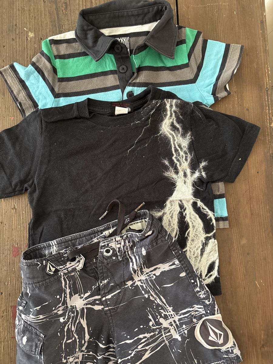 Lotti & Set di vestiti: Valcome Jungs Kleiderpaket 2J 98 – Usato da Mörschwil venduto da Mibasel 2
