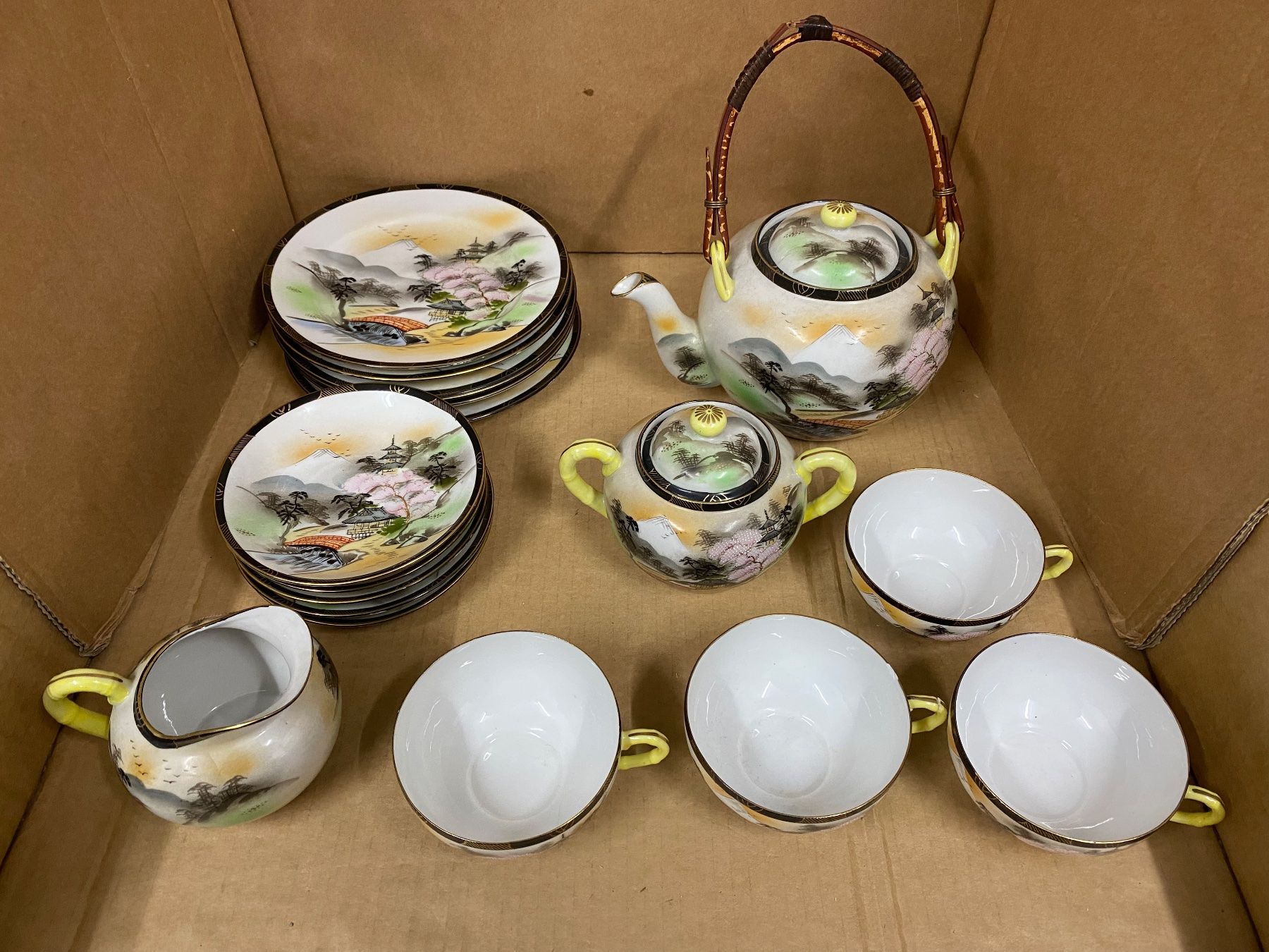 Geschirrsets: Antikes japanisches Tee-Service Set, Handbemalt – Gebraucht aus Eschlikon TG von ArtRec