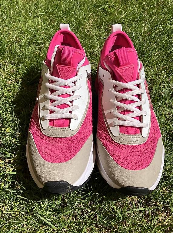 Scarpe da donna: Guess Sneaker Teckie pink Gr. 38 – Usato da Lyss venduto da stubenwagen 1