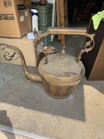 Théière orientale ancienne en cuivre