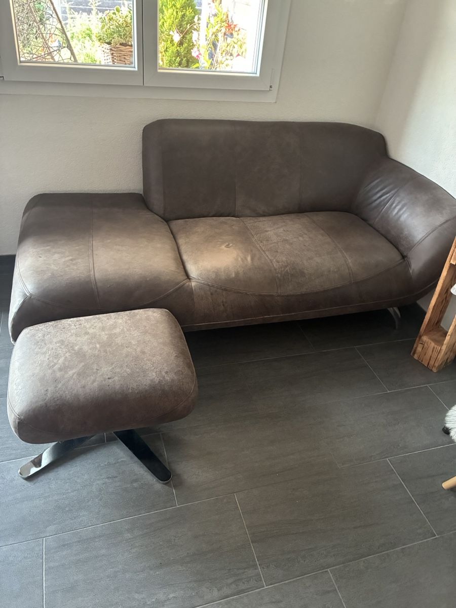 Divani: Ecksofa mit Hocker gebraucht dunkelbraun Lederoptik – Usato da Wallbach venduto da blo_v99b