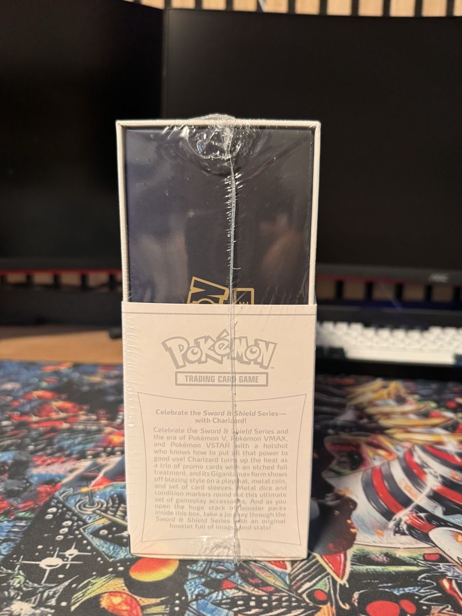 Pokémon Cartes à collectionner: Pokemon Sword and Shield Ultra Premium Collection Charizard – Neuf avec emballage d'origine à Däniken SO par Joel9191 1