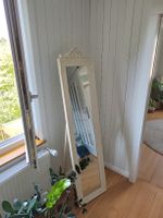 Schöner Standspiegel günstig abzugeben