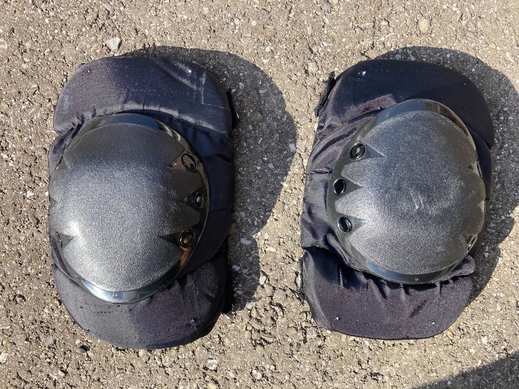 Schutz & Schoner: Eishockeyausrüstung mit Tasche – Gebraucht aus Belp von Siruz 6