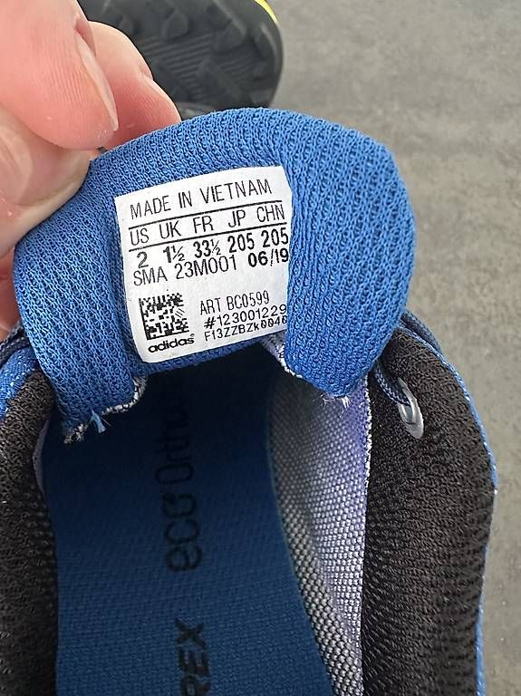Adidas Scarpe da uomo: Ungetragener Adidas Terrex Wanderschuh Grösse 33,5 – Nuovo (secondo la descrizione) da Wilen (Sarnen) venduto da mel_h6nv 1