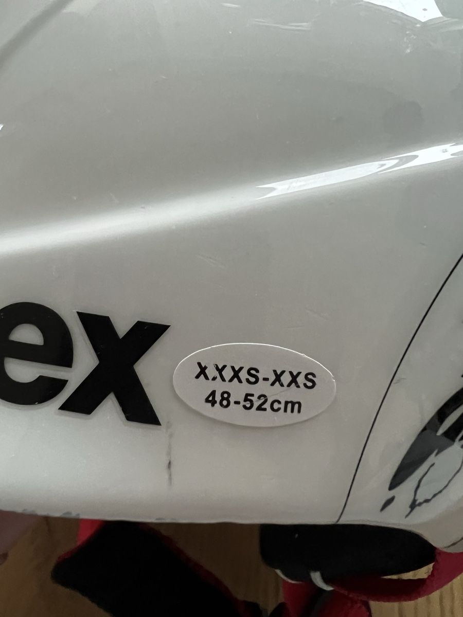 Uvex Caschi: Kinderskihelm Uvex – Usato da Schwarzenburg venduto da SchoggoLoggo 3