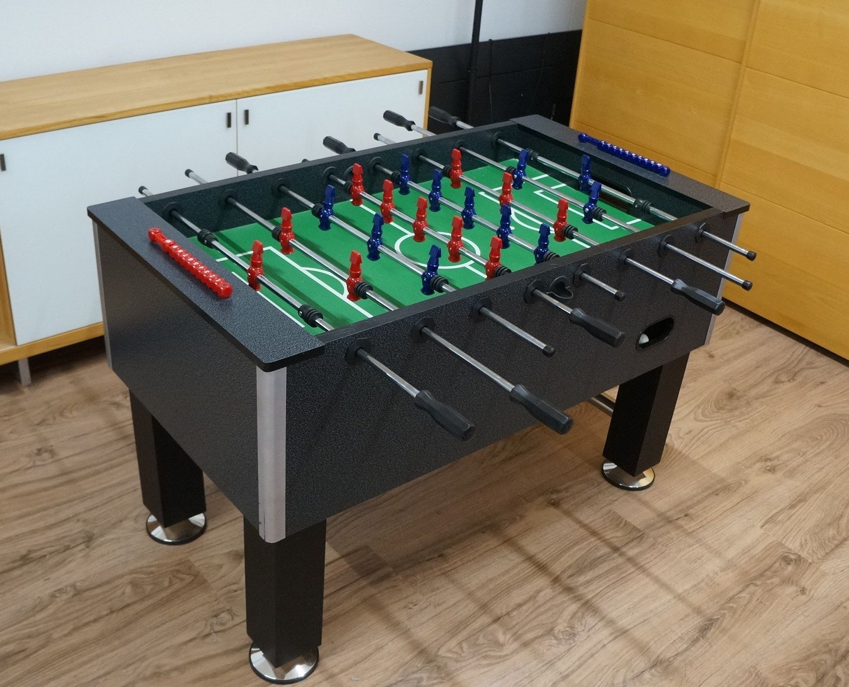 Giochi: Stabiler Töggelikasten / Tischkicker – Usato da Basel venduto da bk_brockibasel