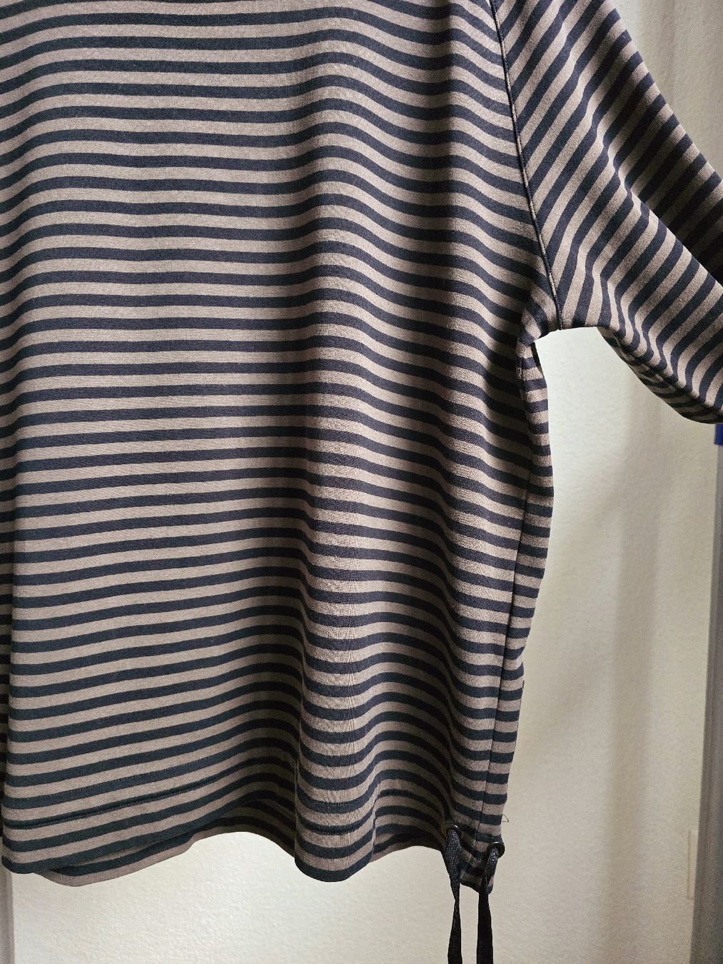 Marc Cain Maglioni & Felpe: Marc Cain  Shirt No5=42 eher40 – Usato da Zufikon venduto da manifesto 4