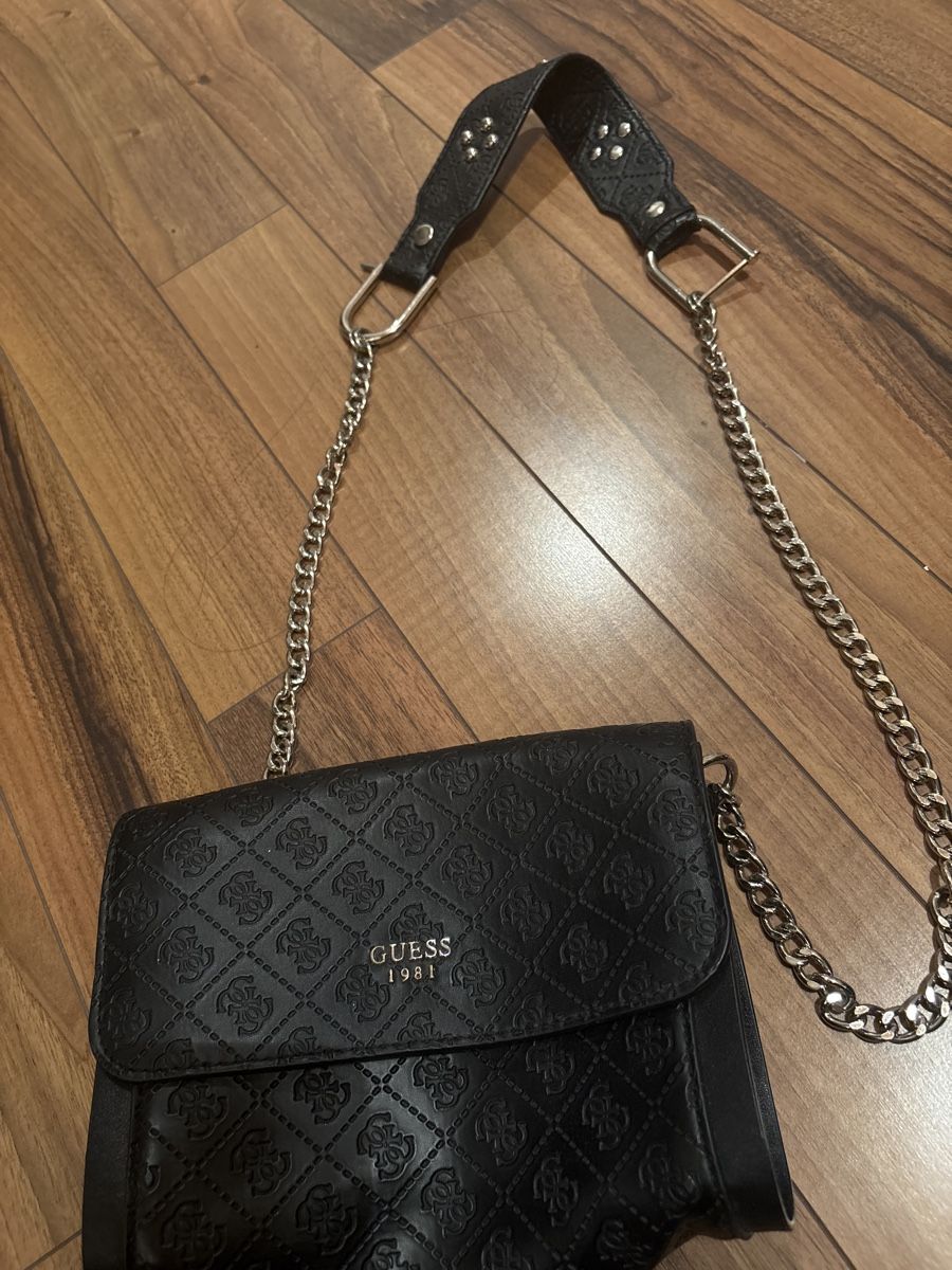 Guess Borse da donna: Borsa a tracolla Guess nera, elegante e alla moda! – Usato da Täsch venduto da iladt 1