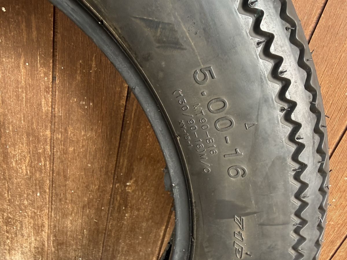 Tutti i ricambio per moto: Pneus moto oldtimer – Usato da Lausanne venduto da Fil1986