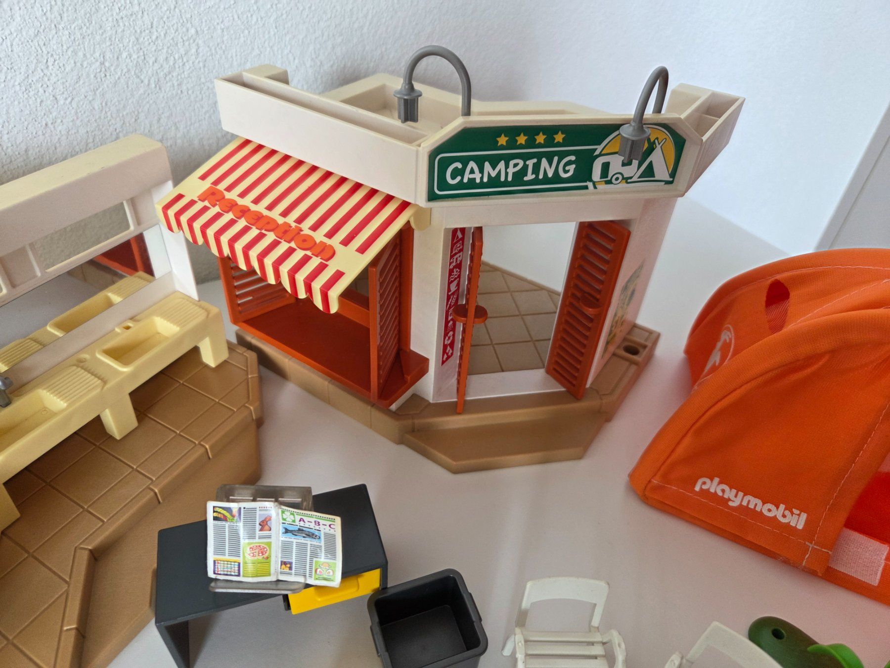 Playmobil Giocattoli: Playmobil Camping Set gebrauchter Zustand – Usato da Zürich venduto da Lela-Mirela 2