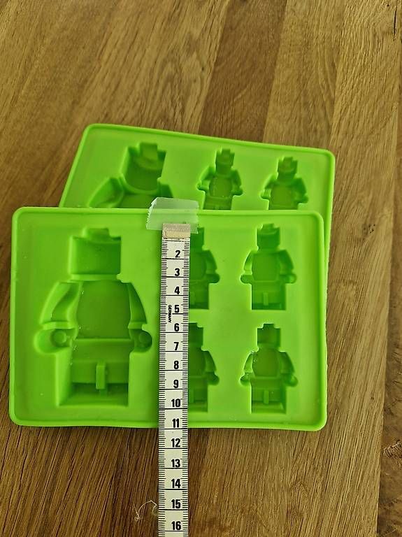 Teglie da forno: Lego Figur Silikonform – Usato da Tafers venduto da Nathtafers 1
