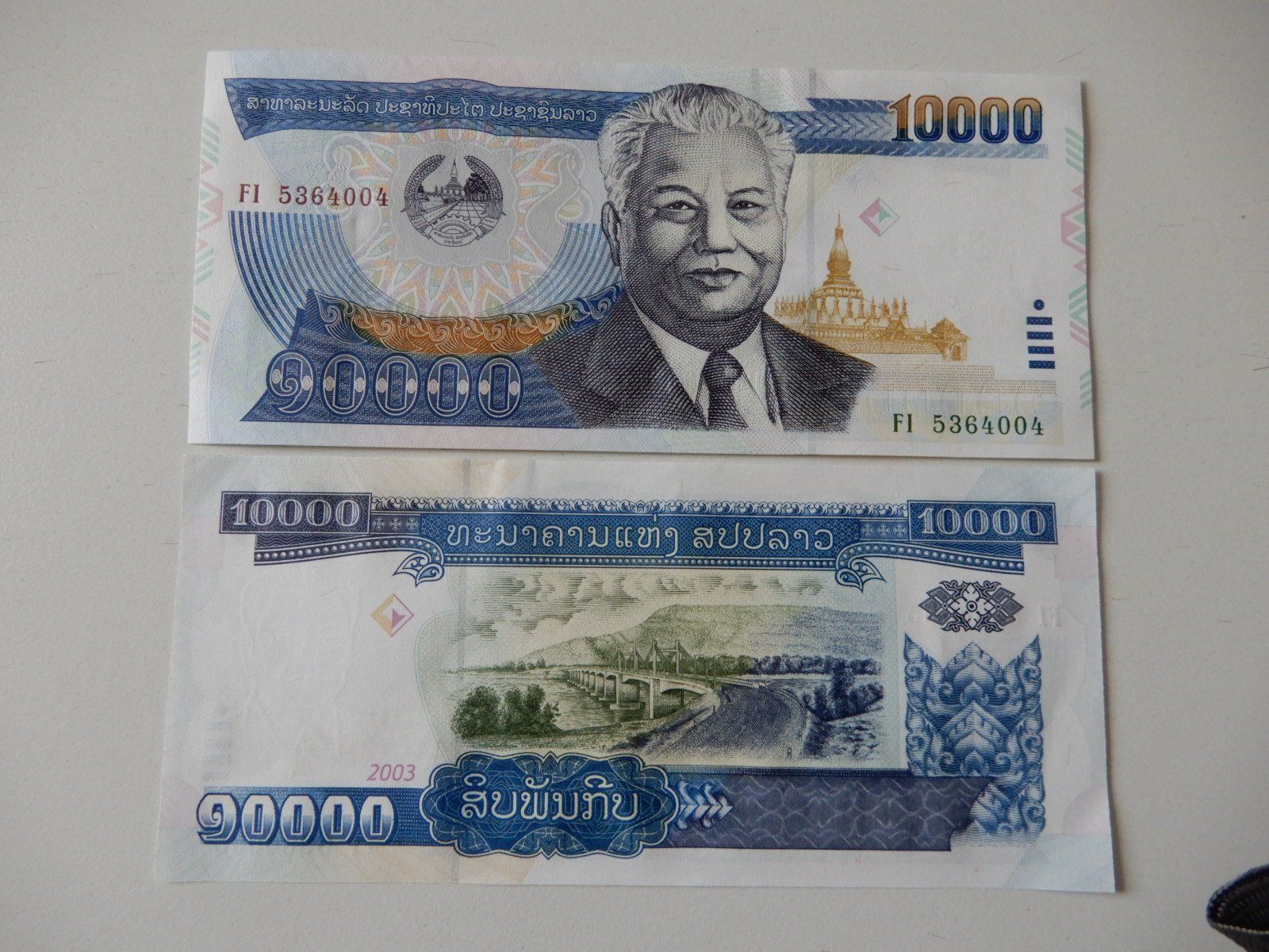 Banconote: Laos 10000 Kip – Nuovo (secondo la descrizione) da Nürensdorf venduto da Wini56