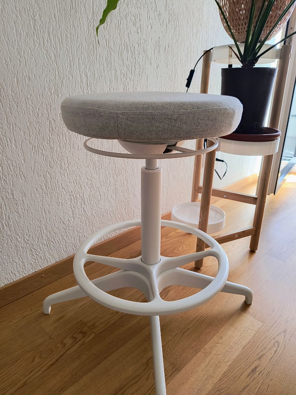 Ikea Stühle: LIDKULLEN IKEA active sit/ stand support  – Gebraucht aus Thalwil von mal_7wkz 1
