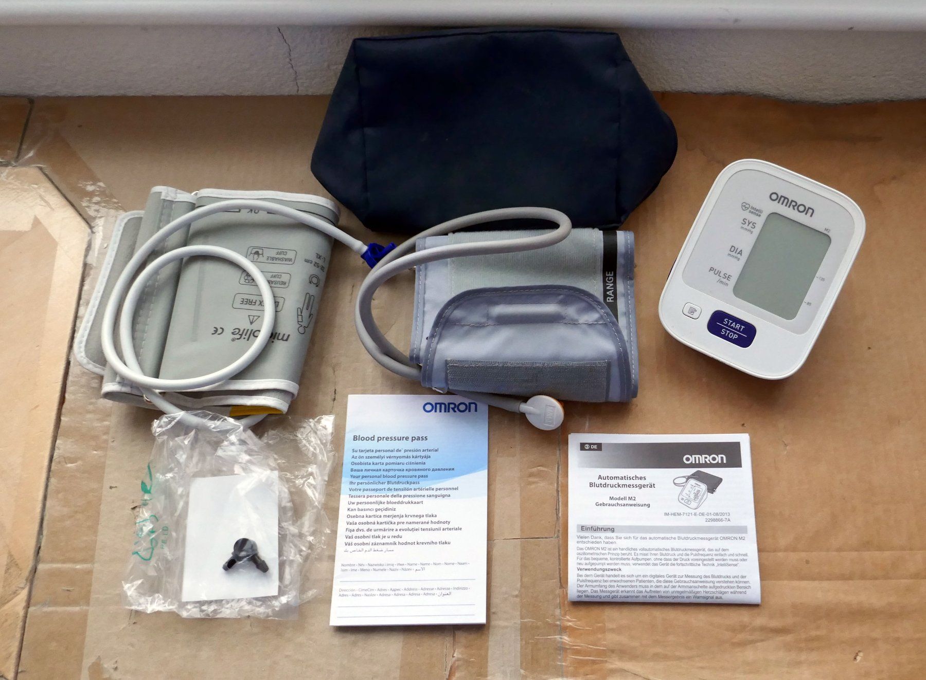 Omron Attrezzature mediche: OMRON M2 Oberarm Blutdruckmessgerät – Usato da Ehrendingen venduto da Wolfmanjack 2