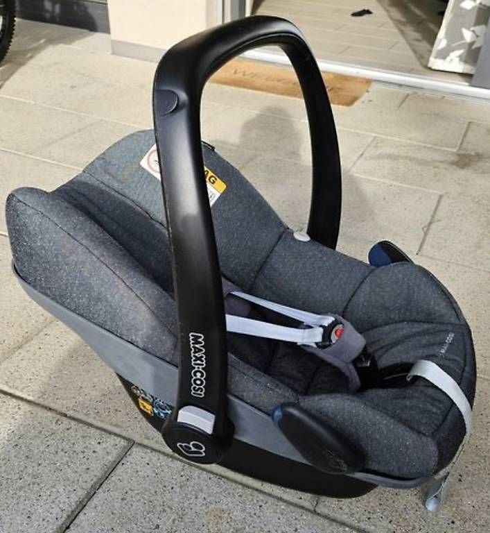 Seggiolini per auto: Maxi Cosi Babyschale – Usato da Dürrenäsch venduto da nor_zyz7 2