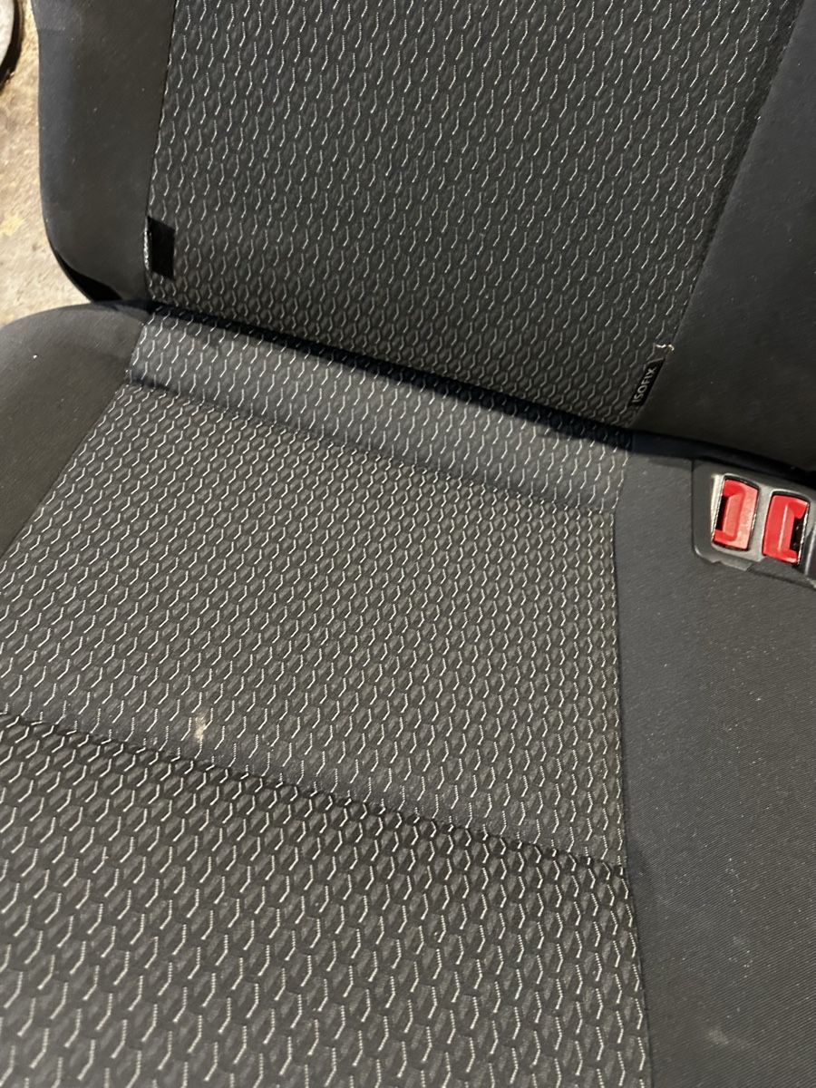 Volkswagen Tutti pezzi di ricambio auto: VW T6 Sitzbank  – Usato da Frauenfeld venduto da Yoda2umi 1