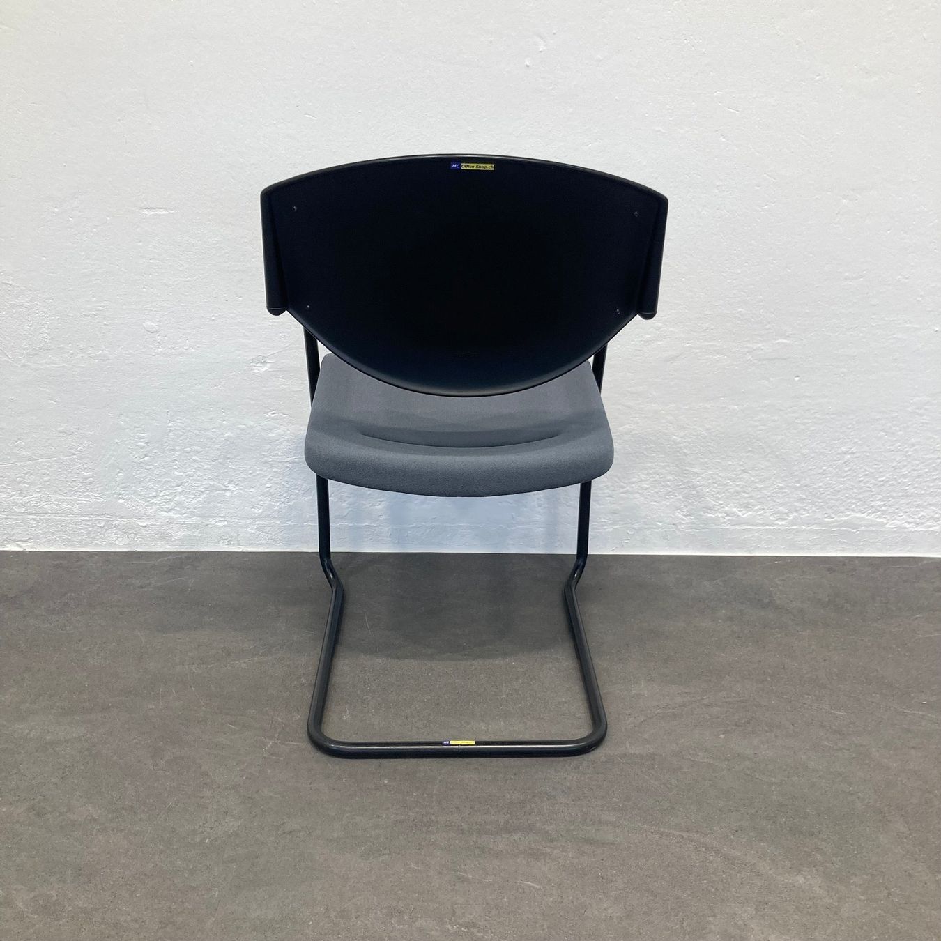 Giroflex Sedie: Giroflex G16 Freischwinger Bezug Stoff Anthrazit - stapelbar – Usato da Schönenwerd venduto da mcofficeshop 4