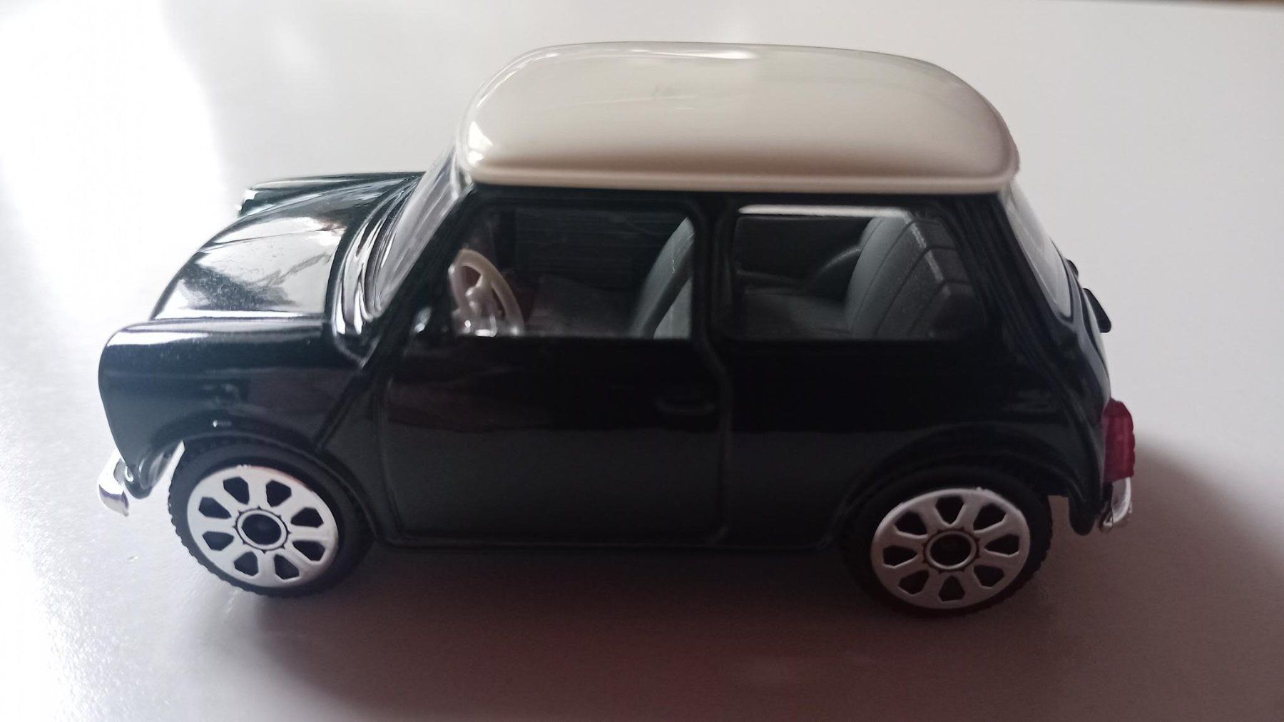 Bburago Modellini d'auto: Mini Cooper 1:43 Bburago – Nuovo (secondo la descrizione) da Salez venduto da Robe12 1