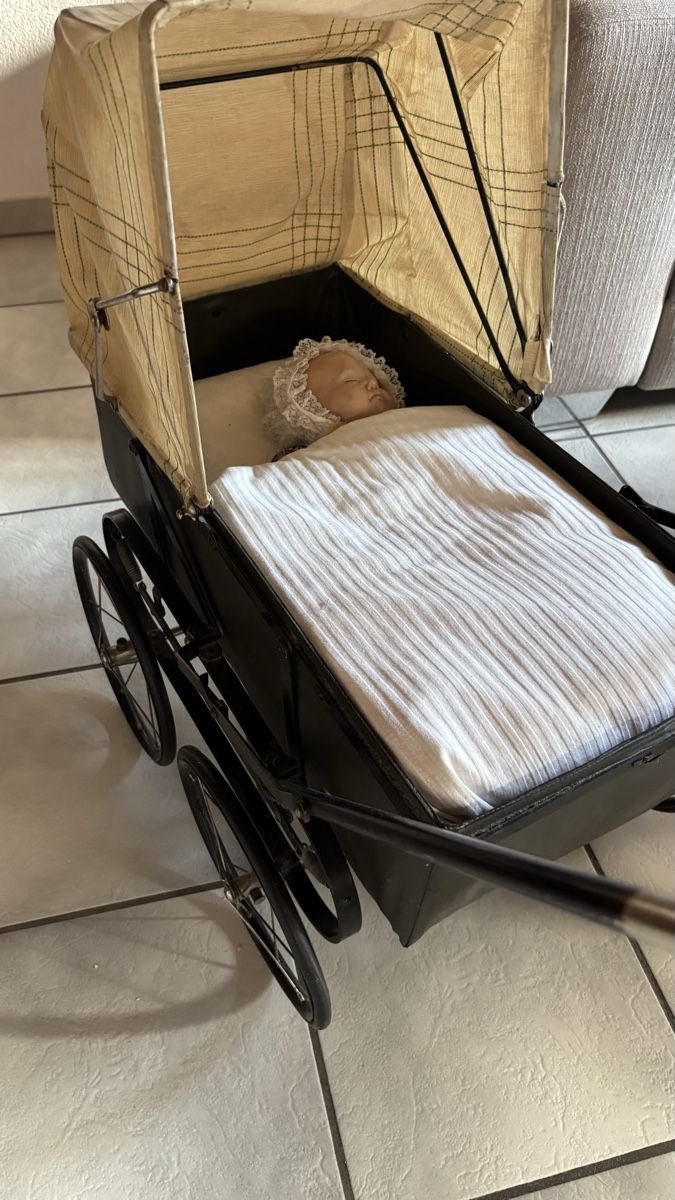 Carrozzine per bambole: Kinderwagen alt – Usato da Balsthal venduto da wasserente