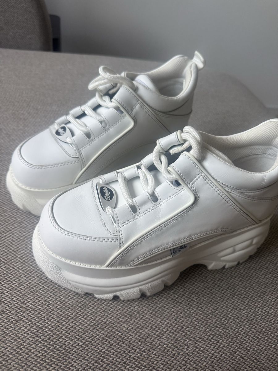 Buffalo Damenschuhe: Buffalo sneakers  – Neu (gemäss Beschreibung) aus Rüfenacht BE von Goldenstore