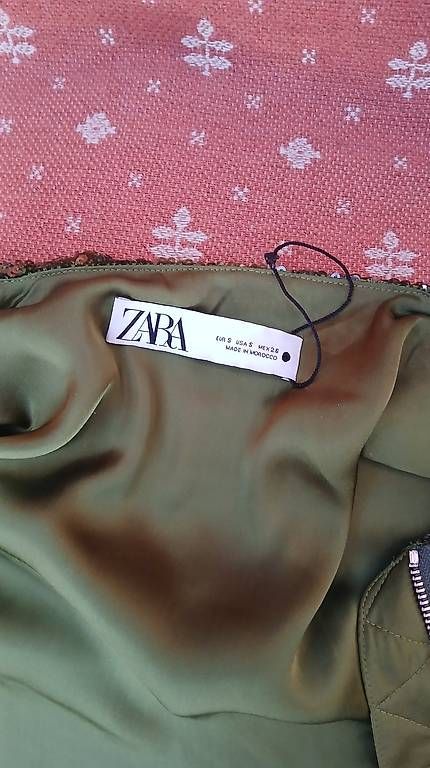 Zara Giacche: ZARA veste verte à sequins, 40 – Usato da Arnex-sur-Orbe venduto da cuc_gyx8 2