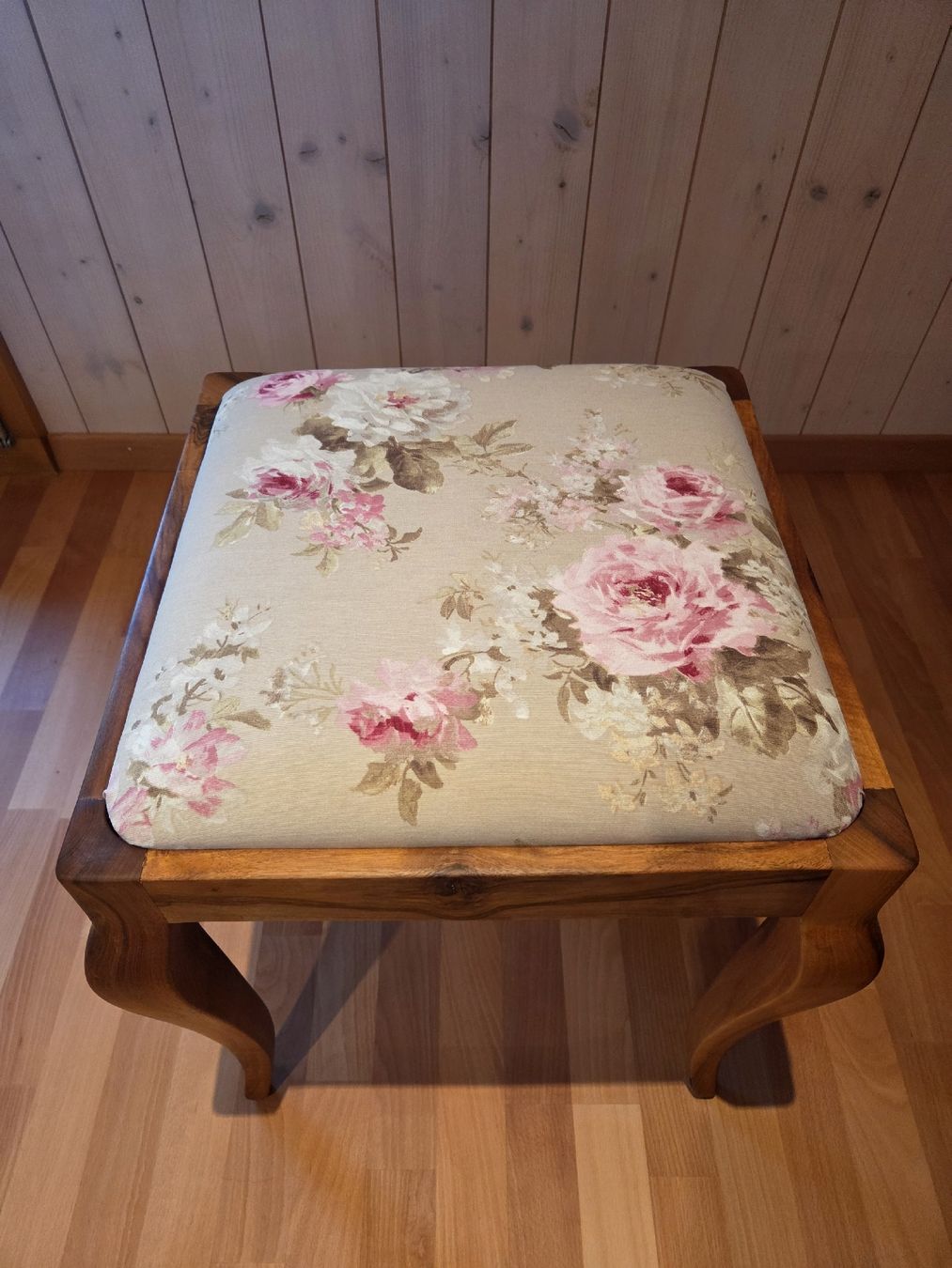 Tabourets: Hocker Nussbaum  – Neuf (Voir description) à Schüpfheim par AtelierHolz_Horn6170 4