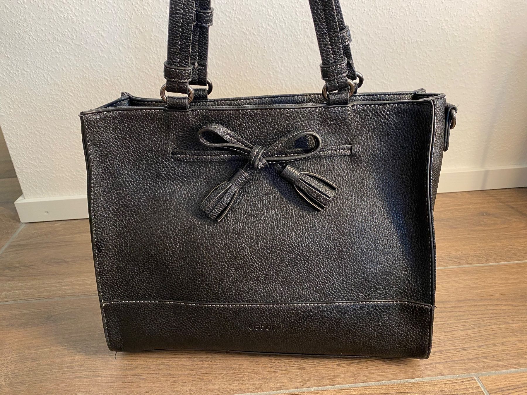 Gabor Borse da donna: Gabor Handtasche Leder mit Schlaufe schwarz – Usato da Pratteln venduto da a23_j2gs 1